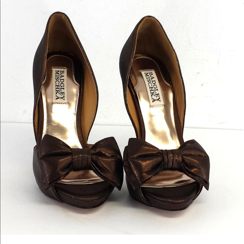Badgley Mischka marble fabric bow pump, bronze